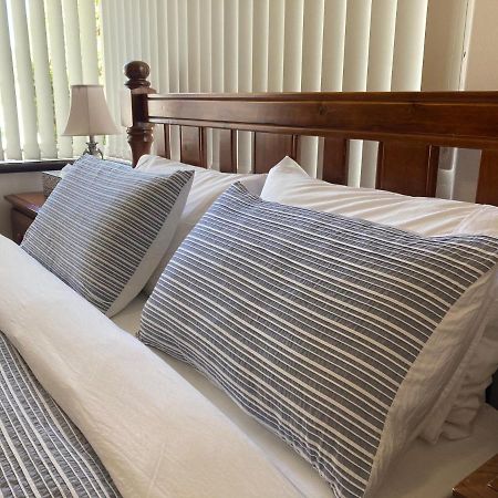 רוקינגהאם The Royal Dolphin Bed & Breakfast Safety Bay מראה חיצוני תמונה