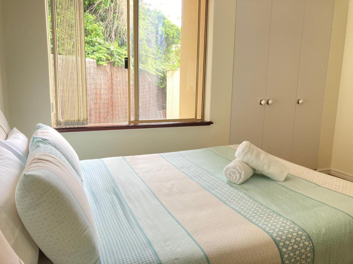 רוקינגהאם The Royal Dolphin Bed & Breakfast Safety Bay מראה חיצוני תמונה