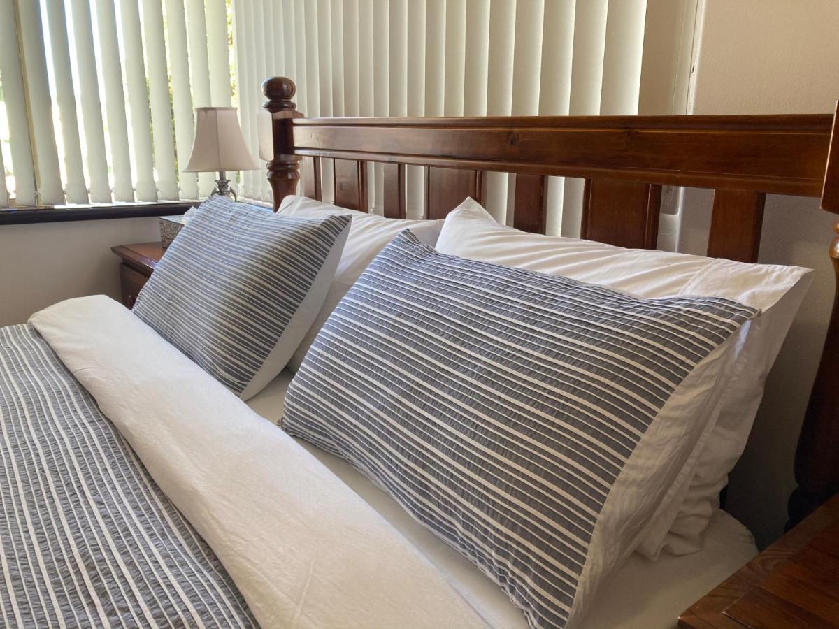 רוקינגהאם The Royal Dolphin Bed & Breakfast Safety Bay מראה חיצוני תמונה