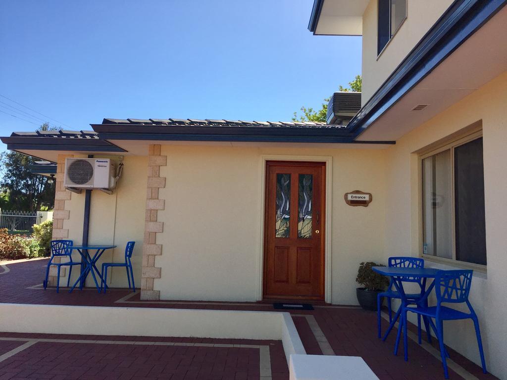 רוקינגהאם The Royal Dolphin Bed & Breakfast Safety Bay מראה חיצוני תמונה