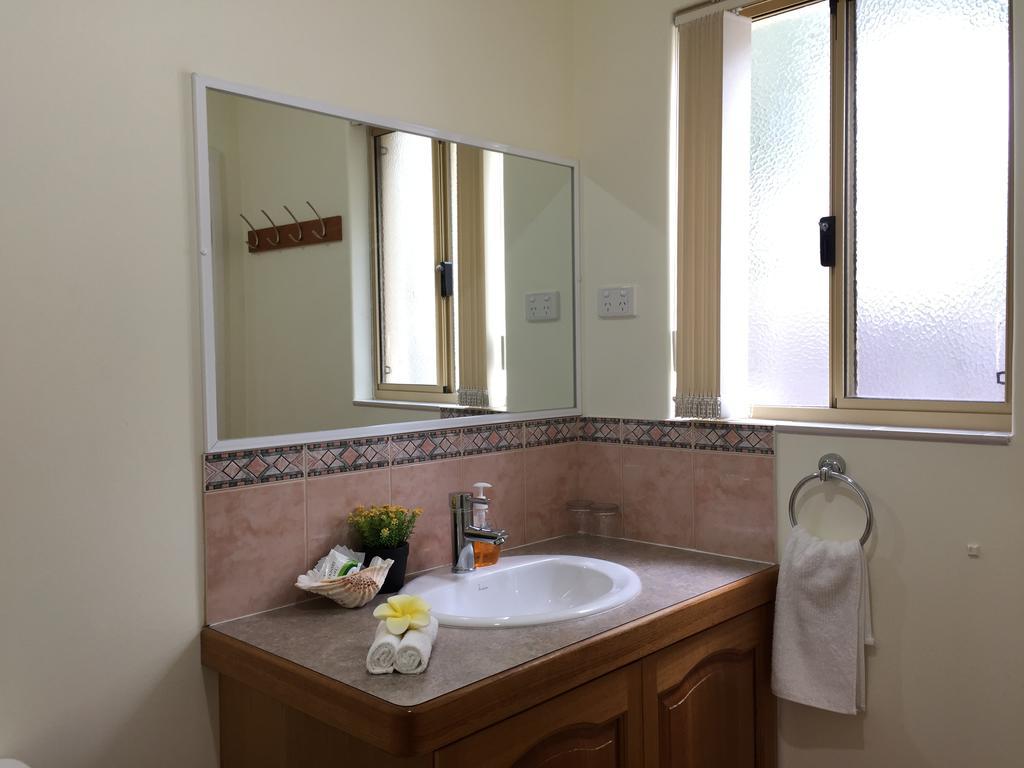רוקינגהאם The Royal Dolphin Bed & Breakfast Safety Bay מראה חיצוני תמונה