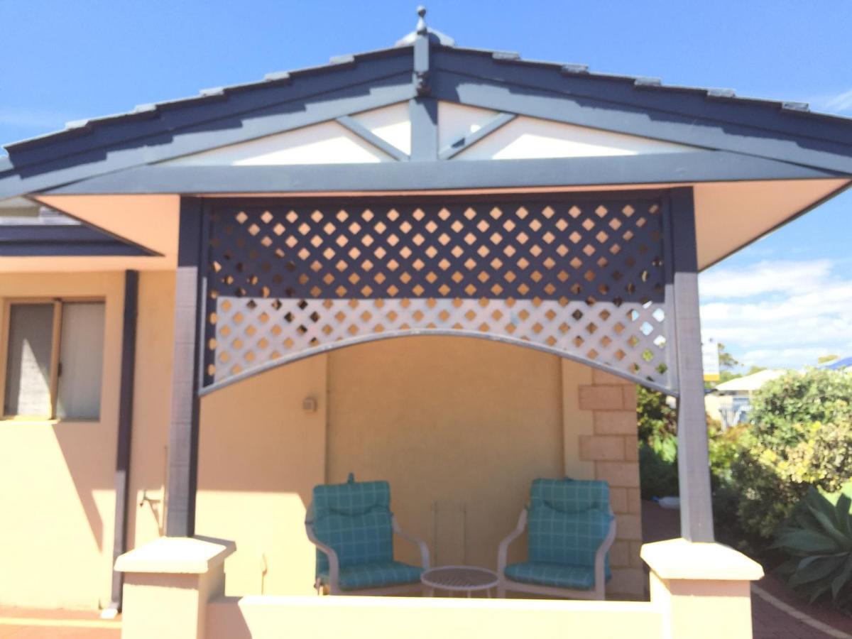 רוקינגהאם The Royal Dolphin Bed & Breakfast Safety Bay מראה חיצוני תמונה
